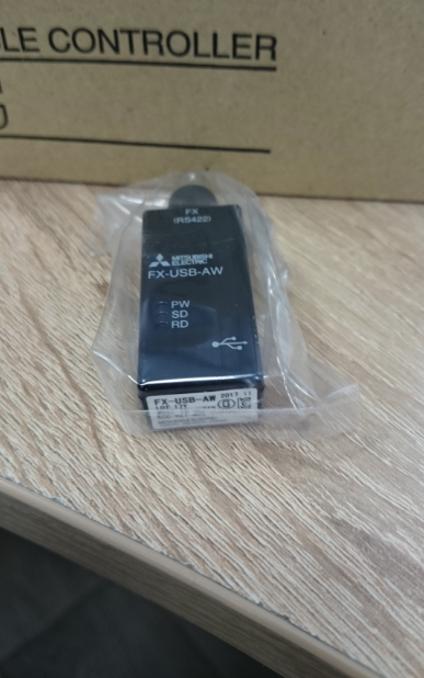 Интерфейсный преобразователь типа USB2Serial для программирования ПЛК семейства Mitsubishi FX
FX-USB-AW
